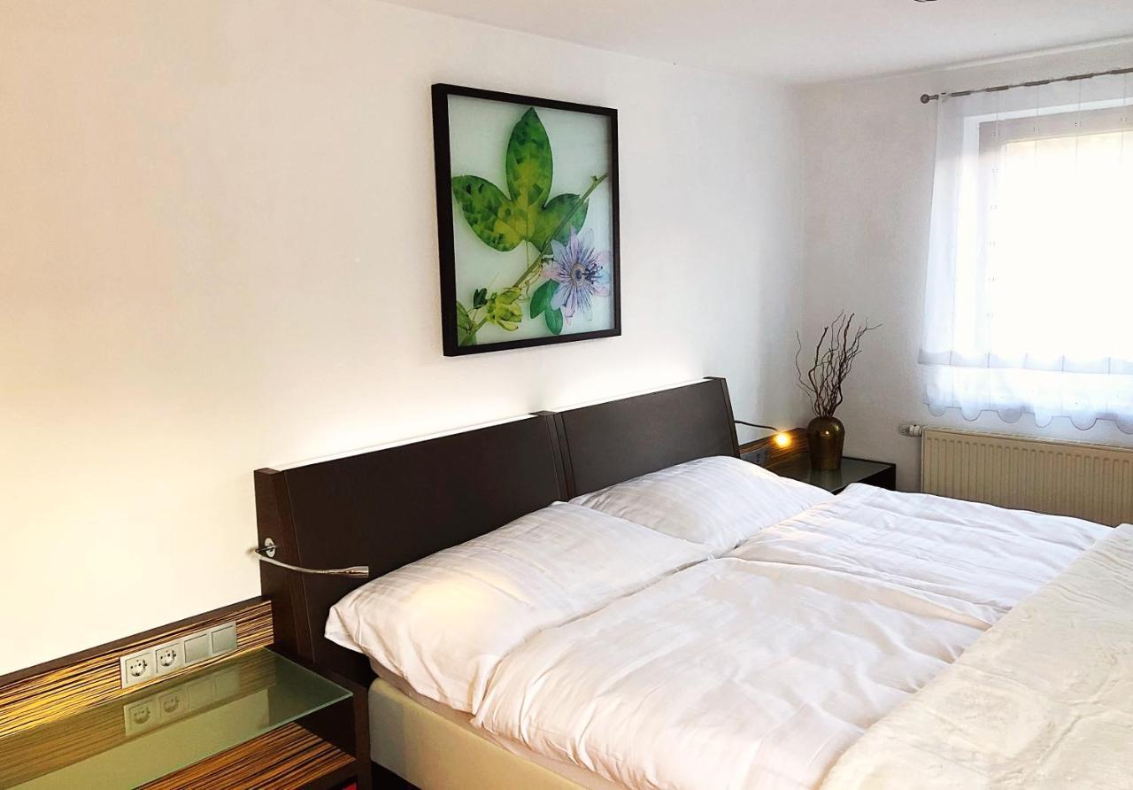 Grosse Wohnung Mit 2 Schlafzimmern التينستيغ المظهر الخارجي الصورة