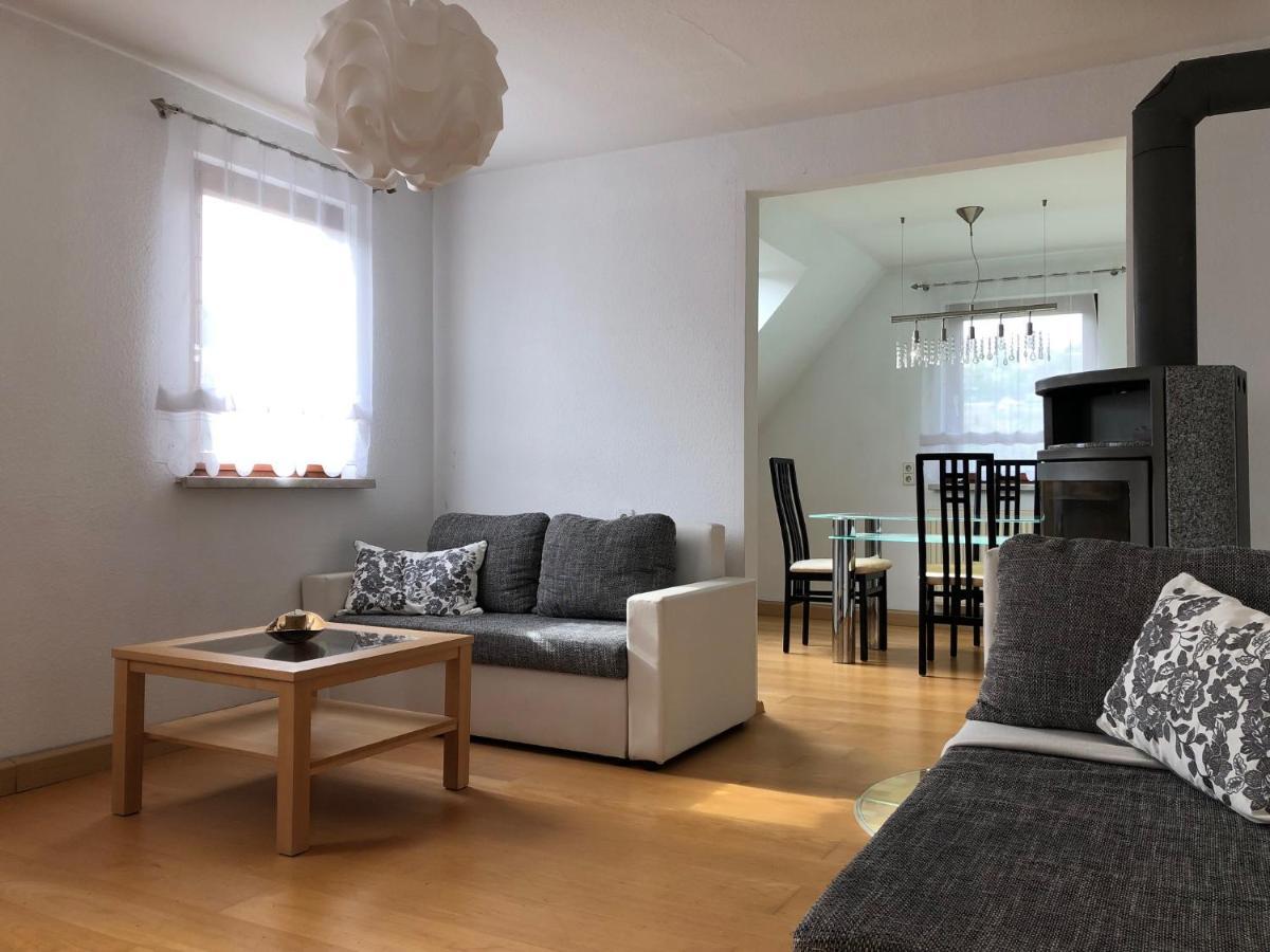 Grosse Wohnung Mit 2 Schlafzimmern التينستيغ المظهر الخارجي الصورة